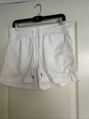 Orvis White Casual Drawstring Shorts